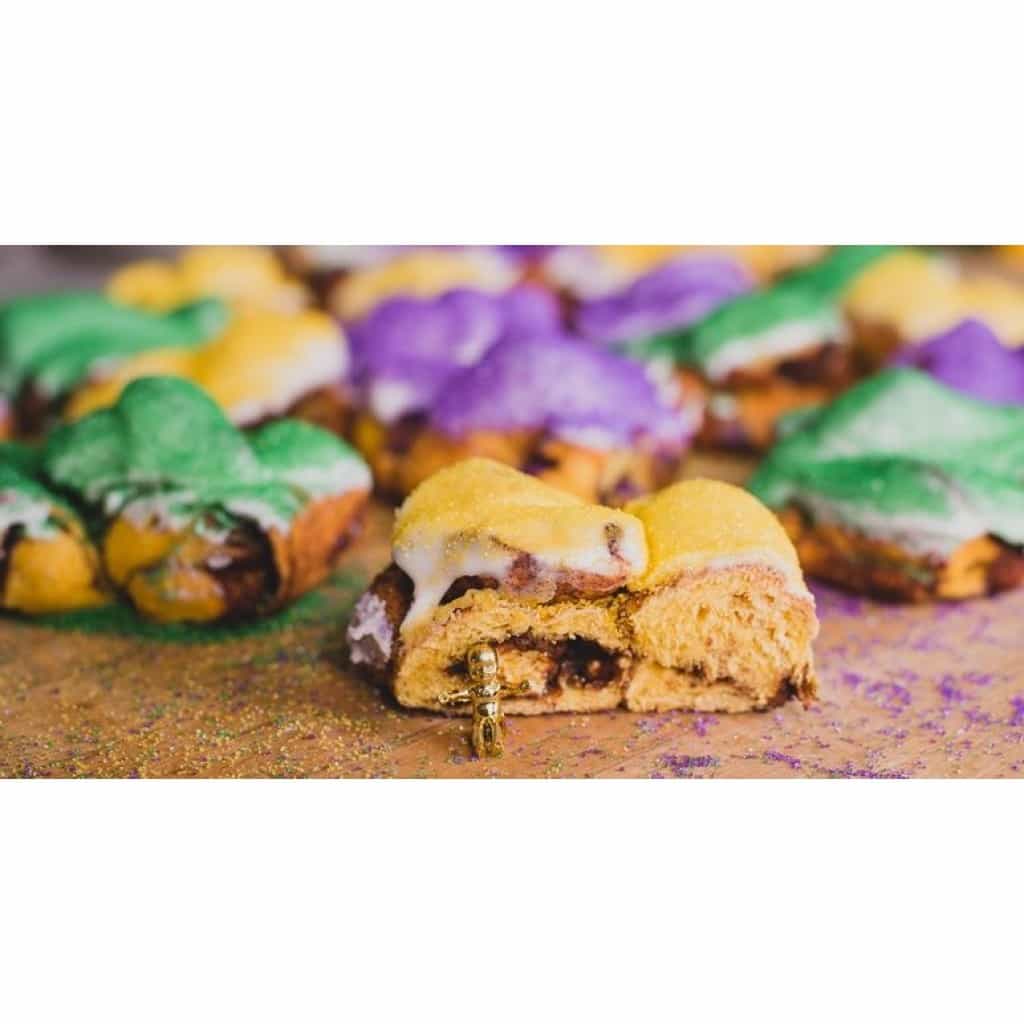 Cartozzo's Praline Cream Cheese King Cake (Kit)